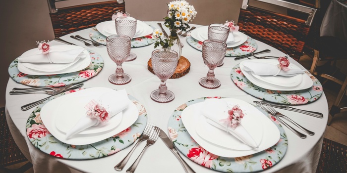 Hosting the Perfect Dinner Party with a Personal Chef